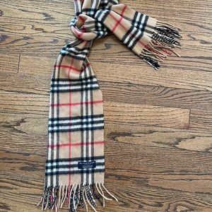 Cashmere Burberry Scarf in Excellent Condition